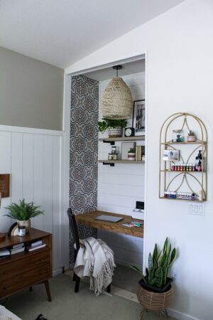 The Cloffice | How to Turn a Linen Closet into a Small Office Nook